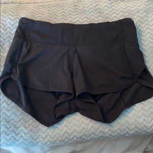 Lululemon Speed Up Short Size 4 2.5in Inseam